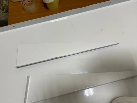 козырек сборный 1000*560,замятия корпуса, содрана краска