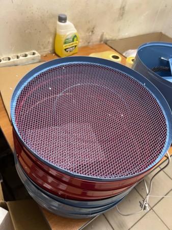 электросушилка элвин су-1 (6 поддонов), замятие на корпусе