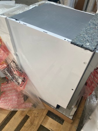 посудомоечная машина hotpoint his 2d85 dwt inverter,вмятина с боку, нет упаковки