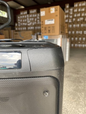 портативная колонка vr partyboom 200,многочисленные трещины по корпусу, нет коробки