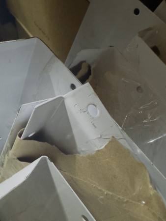 козырек сборный 900*560, замятия на каропусе, царапины, потертости 