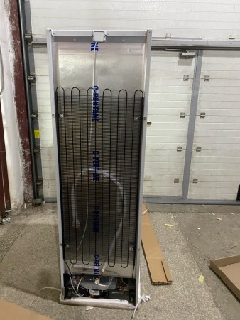 холодильник atlant хм 4423-000 n, нет ручки, б/у, замятия и царапины по всему корпусу