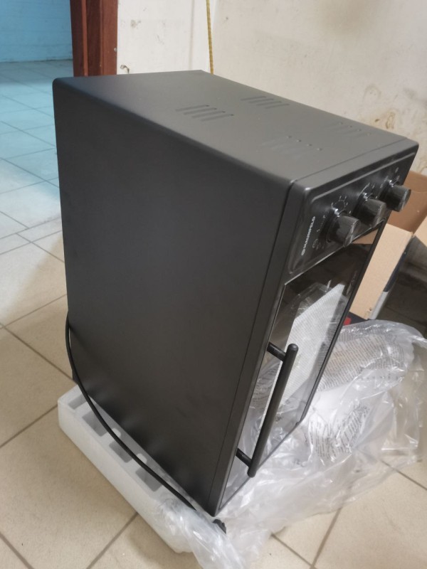 Мини печь Maunfeld Cemoa.456.B, замятие в нижней части корпуса