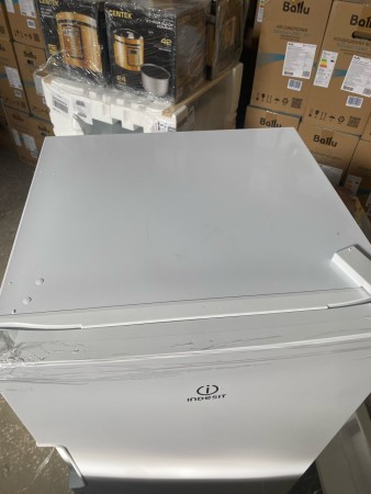 морозильник indesit dfz 4150.1,зямятие радиаторной решетки