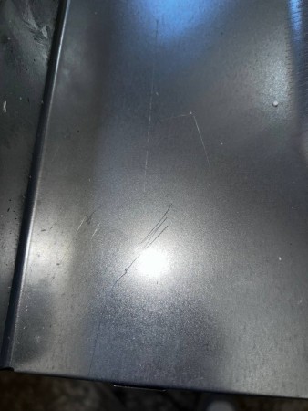 духовой шкаф hansa boei 69475 titanium, царапины и потертости на корпусе