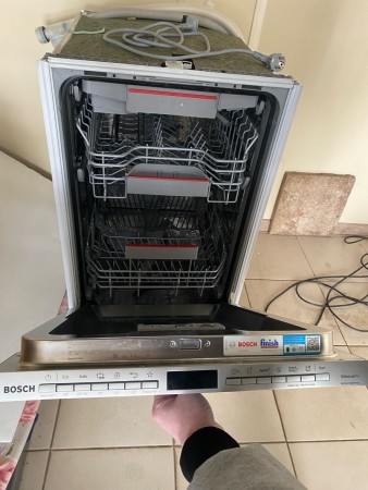 посудомоечная машина bosch spv-6hmx1mr inverter,незначительные внешние дефекты,с признаками использо