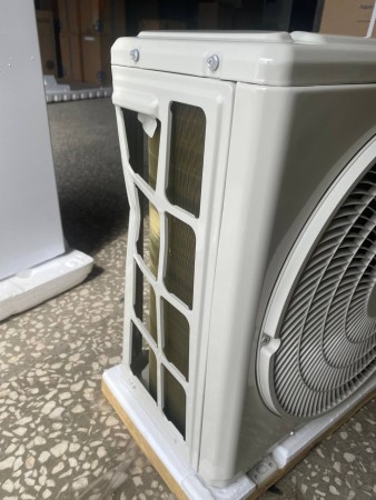 сплит-система ballu bsyi-08hn8/v4 eco smart dc inverter r32, вмятина на внешнем блоке