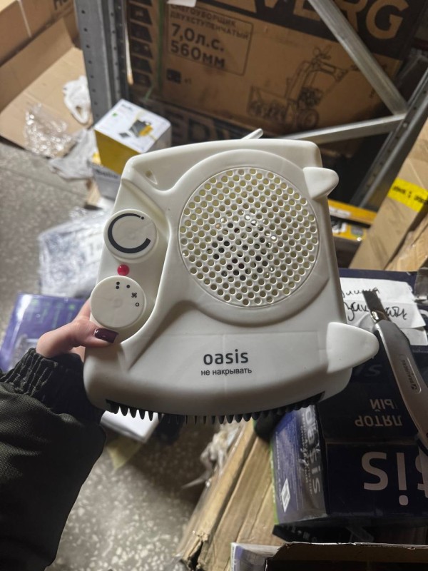 Тепловентилятор Oasis LS-20, скол пластика, трещина на корпусе