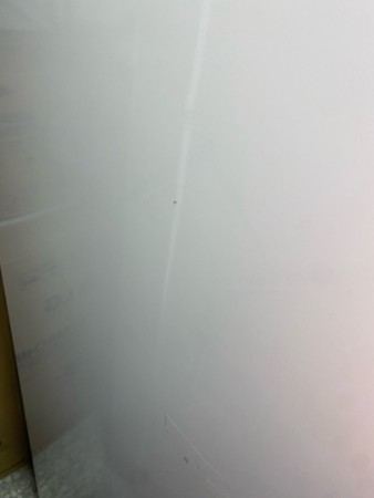 морозильник beko b3rfnk312w, небольшие царапины сбоку