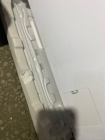стиральная машина beko wre 6512 bww, замятие с низу на лицевой стороне, скол краски