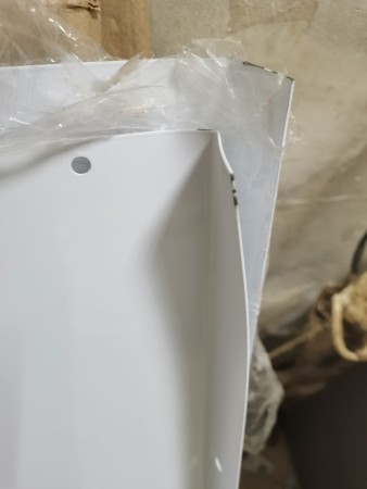 козырек сборный 1000*560, замятия карпуса, царапины, потертости 