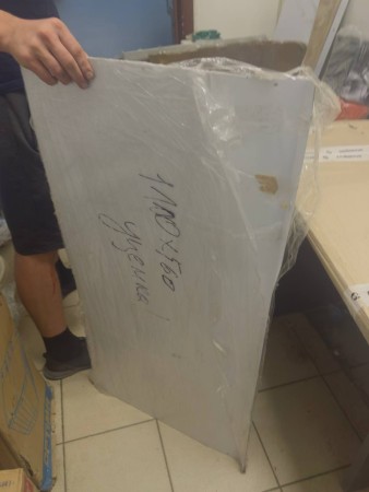 козырек сборный 1100*560 нет болтов, замятия и царапины на корпусе