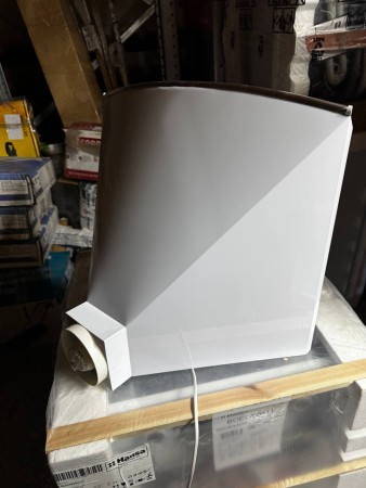 вытяжка gefest вв 1 белый, небольшие замятия на корпусе, повреждена упаковка