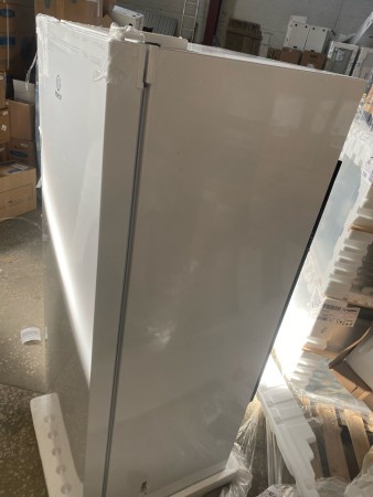 морозильник indesit dfz 4150.1,зямятие радиаторной решетки