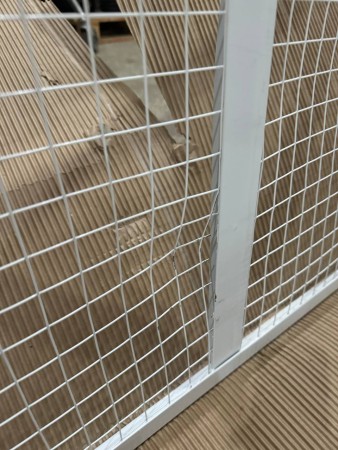 ограждение ballu 700*1200*1000, замятия по корпусу , потертости 