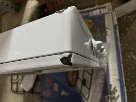 настольная газовая плита gefest 900 белый, вмятины, царапины, скол краски