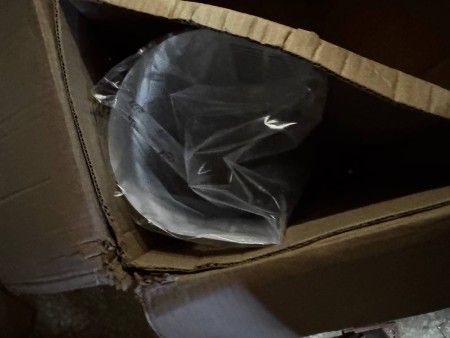 вытяжка gefest во 1602 белый, замятие на корпусе небольшое