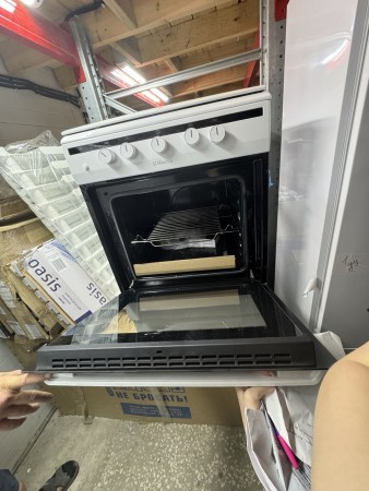 газовая плита hansa fcgw 61000 integra, без упаковки, нет 3-х конфорок, царапины на корпусе