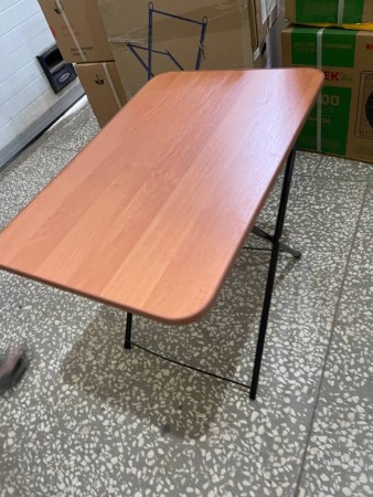 стол ника тст (миланский орех),царапины на ножках, нет заглушек на 2 ножках, погнута фикс планка