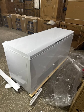 морозильник pozis fh-258-1, точечные вмятины по корпусу, вмятины, потертости , нет ножки