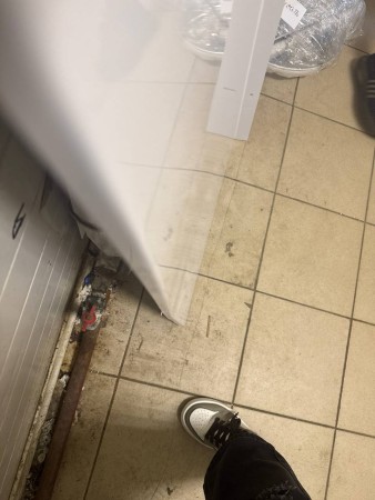 козырек сборный 1100*560 , замятия корпуса, царапины