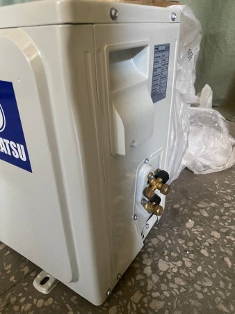 сплит-система dahatsu da-07h legend (внеш. блок), сбоку замятие возле кранов