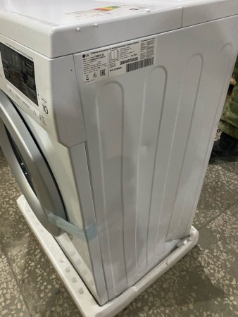 стиральная машина lg f10b8ld7 белый-, две вмятины с боку в центре и с низу
