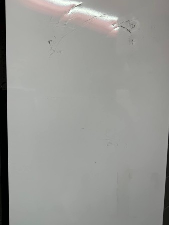 морозильник indesit dsz 5175 вмятины и царапины по бокам, содрана краска 