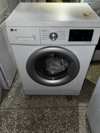 стиральная машина lg f2j3ws1w steam- дефект передней панели, исправна , замятия корпуса