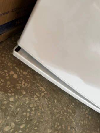 морозильник pozis 109-2 w белый, замятия по корпусу, отходит нижняя планка