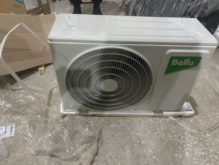 сплит-система ballu bsd-09hn1 lagoon, потертость на внутр. блоке, вмятина на внешнем