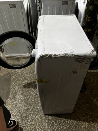 стиральная машина candy cso34 106tb1/2-07 smart pro steam исправна, потертости и царапины корпуса
