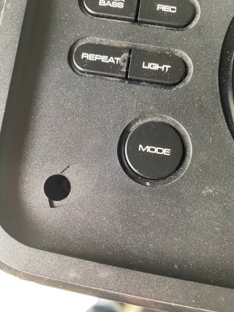 портативная колонка vr partyboom 200,многочисленные трещины по корпусу, нет коробки