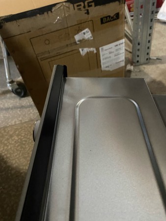 духовой шкаф hiberg vm 4260 w белый,вмятина на верхней части корпуса 