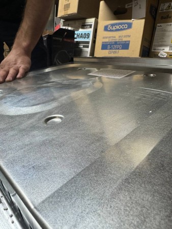 духовой шкаф hansa boei 694501 quadrum, небольшие замятия на корпусе