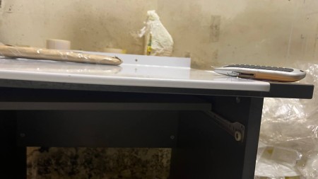 козырек сборный 800*560, замятия на корпусе, царапины, создрана краска