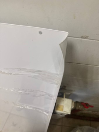 козырек сборный 1100*560 , замятия корпуса, царапины