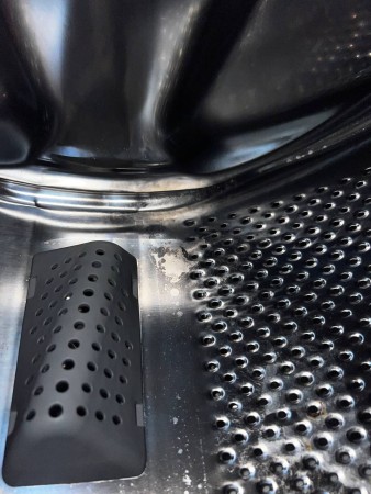 стиральная машина atlant 60у87 , царапины и потертости, нет доков,с признаками использования