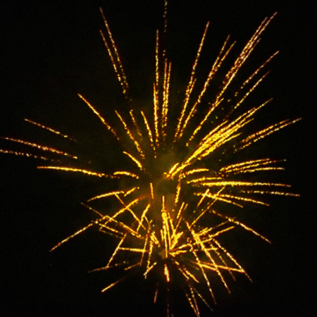 батарея салютов рк7185 бэз бокала -нет вокала!  (0,8" х 120) 1/2	