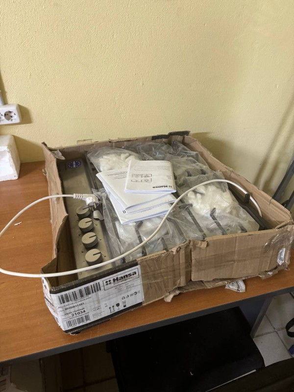 Варочная панель Hansa BHGI 611391, царапины, нет упаковки, вмятины