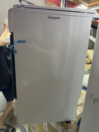 газовая плита hansa fcgw 61000 integra, без упаковки, нет 3-х конфорок, царапины на корпусе