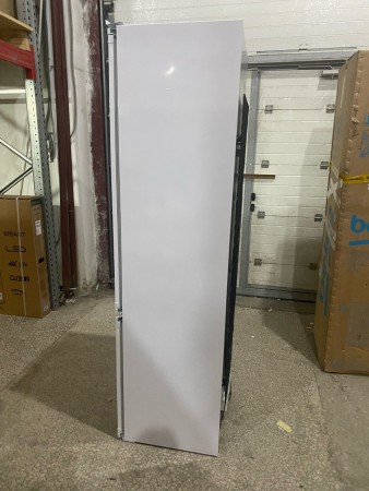 холодильник beko bcna 306e2s (встраиваемый), погнута верхняя часть крепления