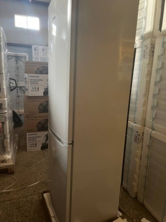холодильник pozis rd 149 w белый,повреждена радиаторная решётка и боковая сторона, вмятины