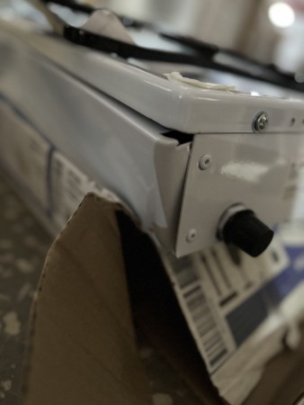 настольная газовая плита gefest 900 белый, вмятины, царапины, скол краски