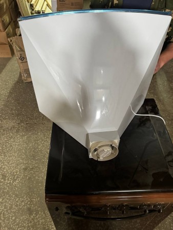 вытяжка gefest вв 1 белый, вмятина на корпусе, трещина на пластике