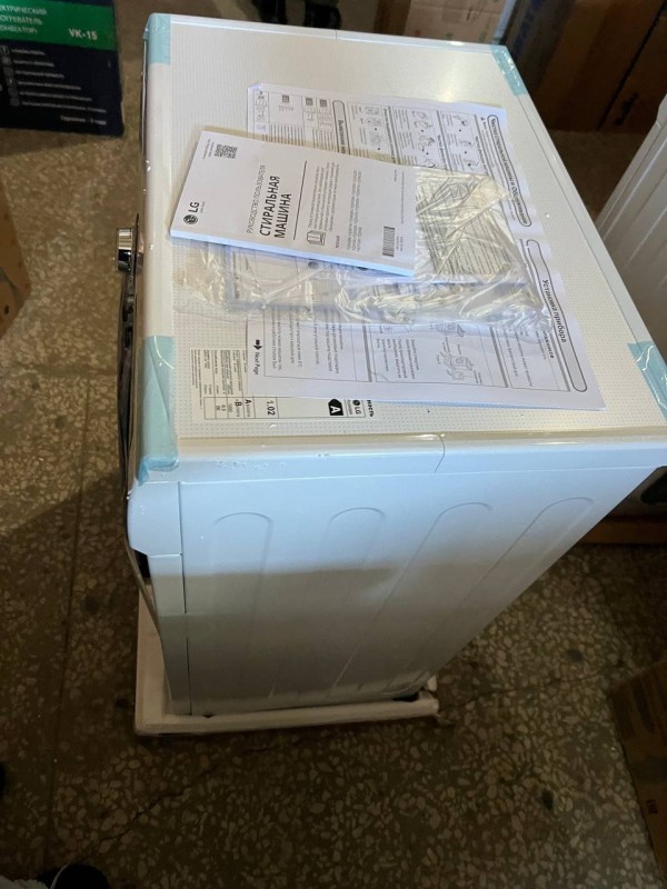 Стиральная машина LG F2J3WS8W Steam-, нет упаковки