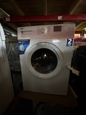 стиральная машина beko wrs 5511 bww, царапины по корпусу,вмятины вмятины сзади и с боку