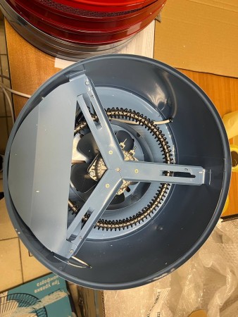 электросушилка элвин су-1 (6 поддонов), замятие на корпусе