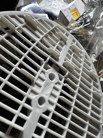 тепловентилятор oasis sb-20 r, трещина корпуса на тыльной стороне