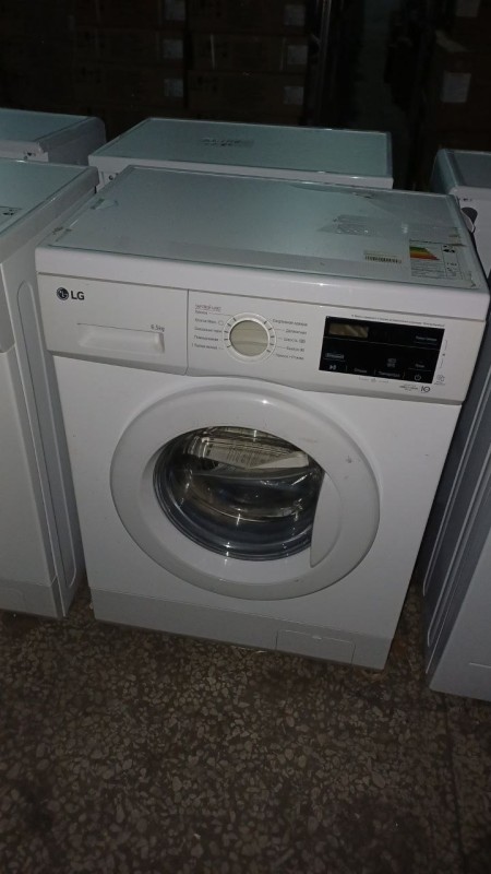 Стиральная машина LG F2J3WS0W SpaSteam-,трещина на крышке,не испр-н модуль,нет слива